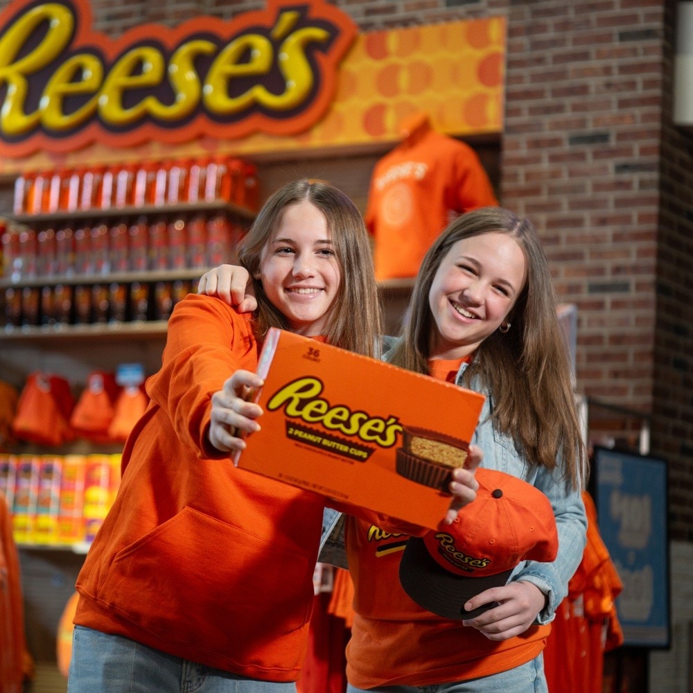 Girls with REESE'S Merch