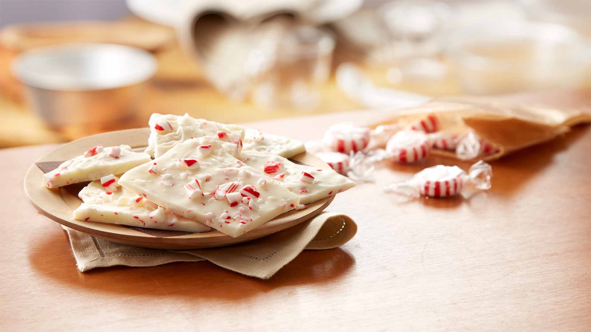 HERSHEY'S CHIPITS White Creme Peppermint Bark Recipe | Recipes