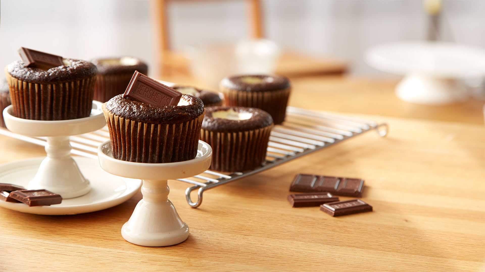 hersheys chocolate bar filled chocolate cupcakes recipe