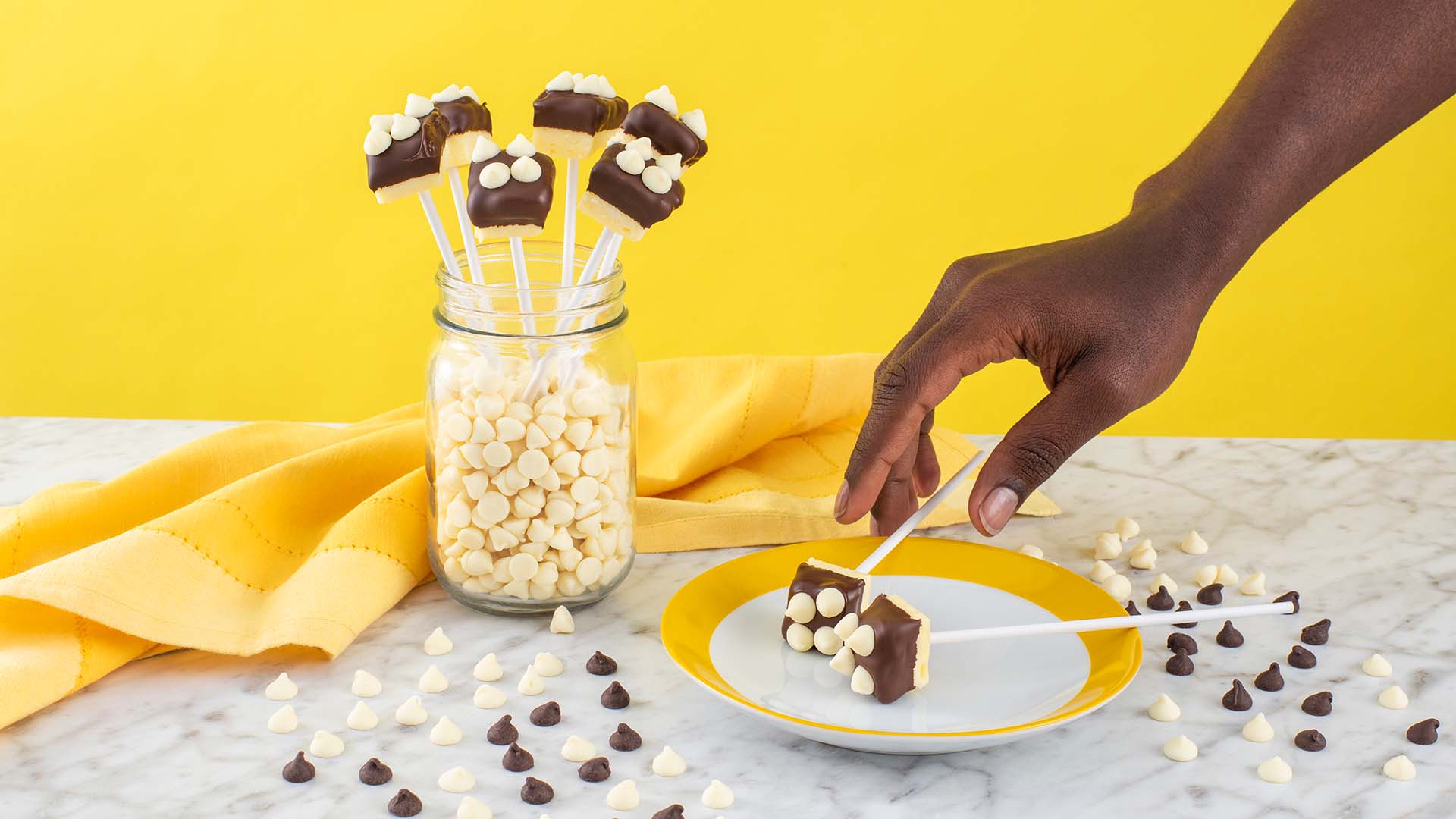 HERSHEY'S CHIPITS White Creme Cheesecake Minis Recipe | Recipes