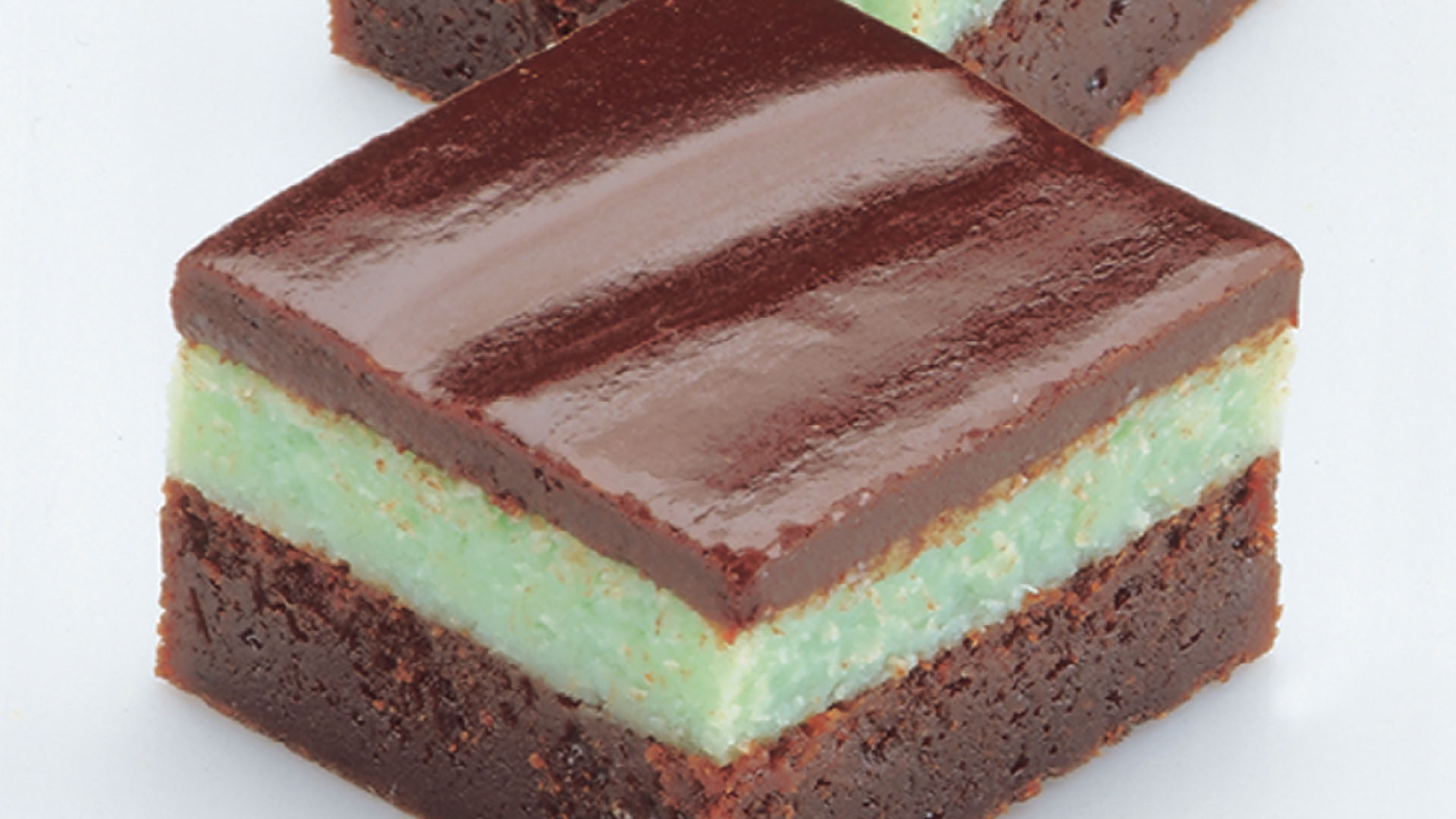 barres de gateau au fromage au fudge et a la menthe