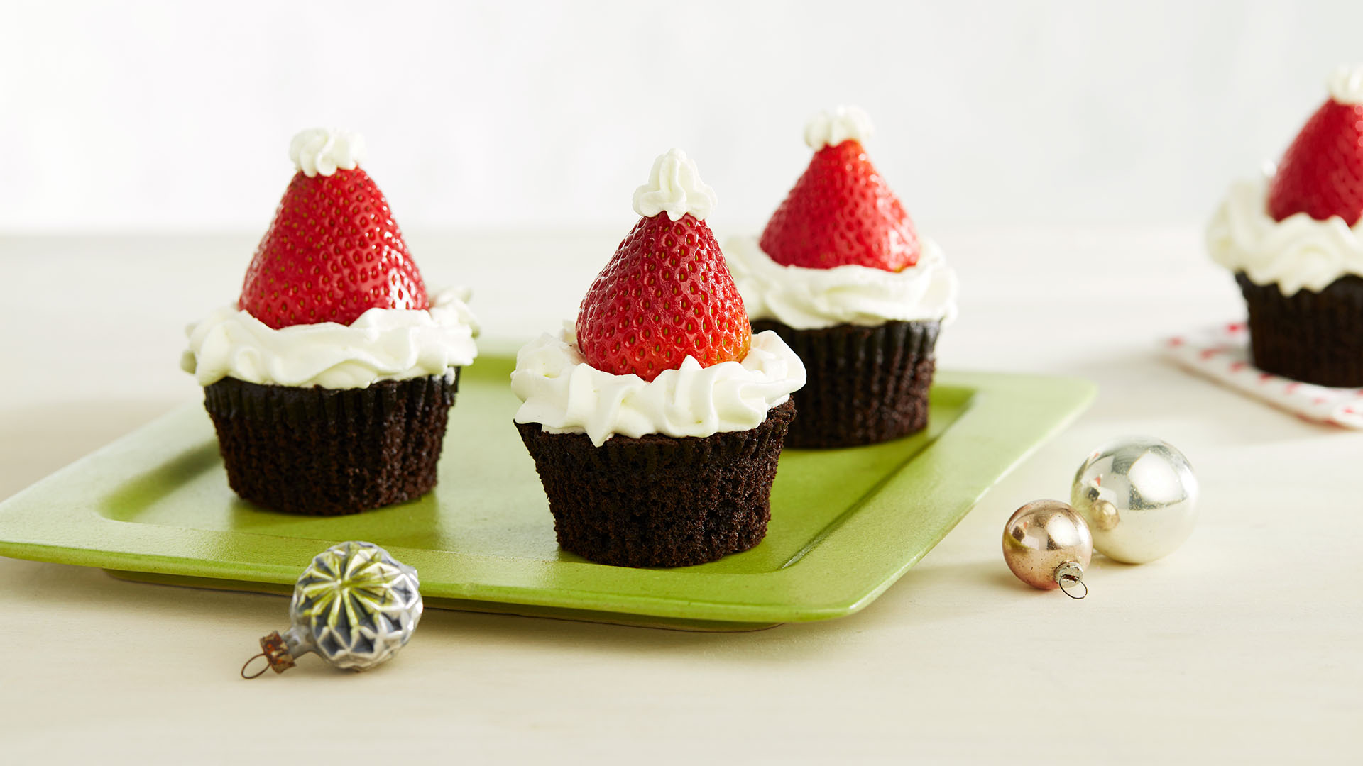 petits gateaux chapeau du pere-noel