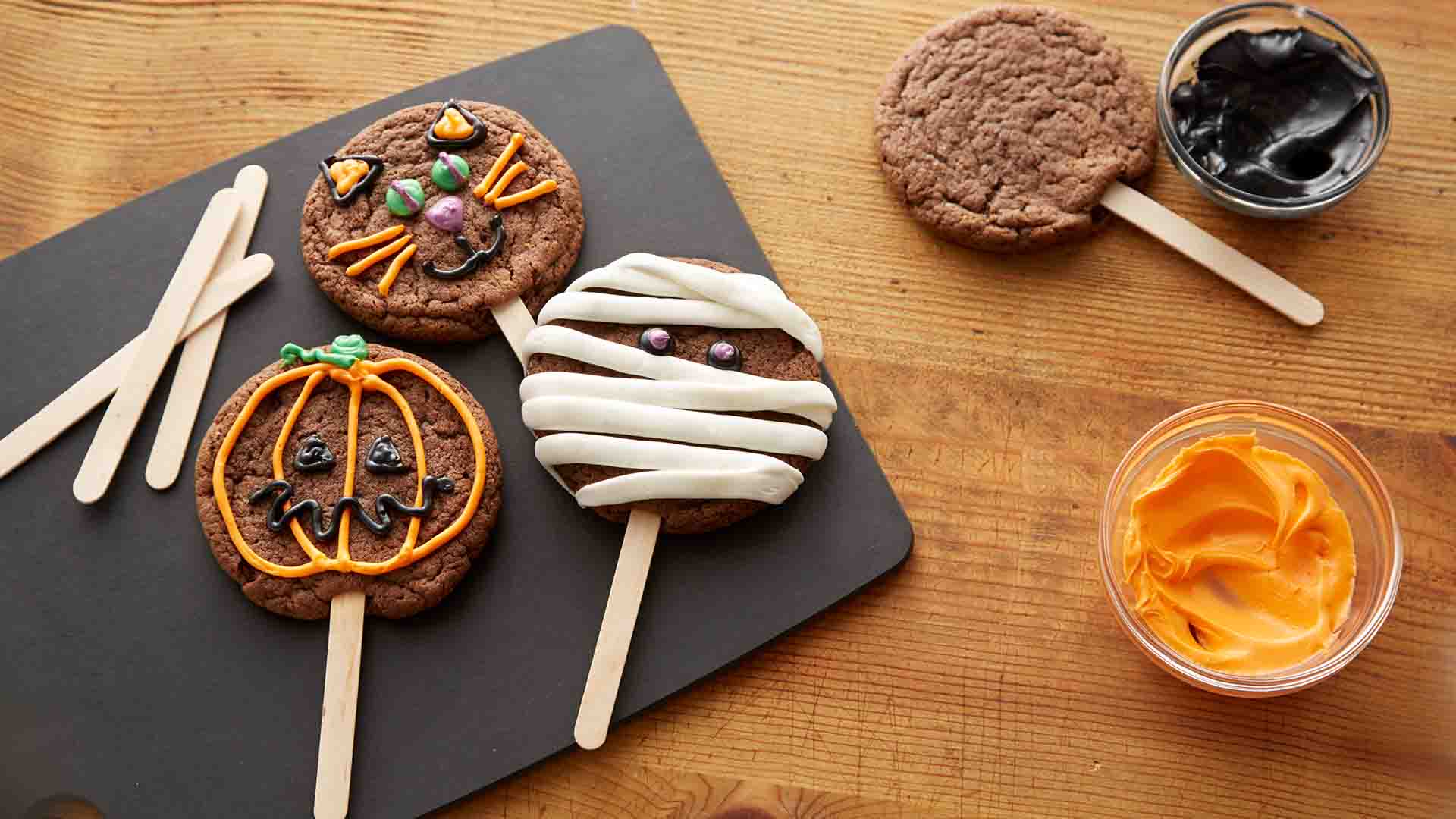 biscuits d’halloween sur un bâtonnet