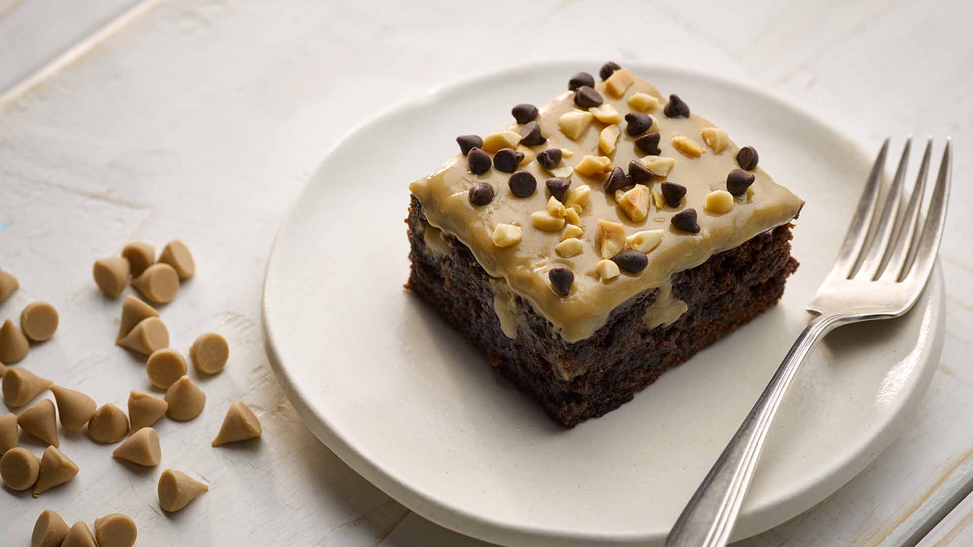 gâteau à trou garni de caramel au sel de mer