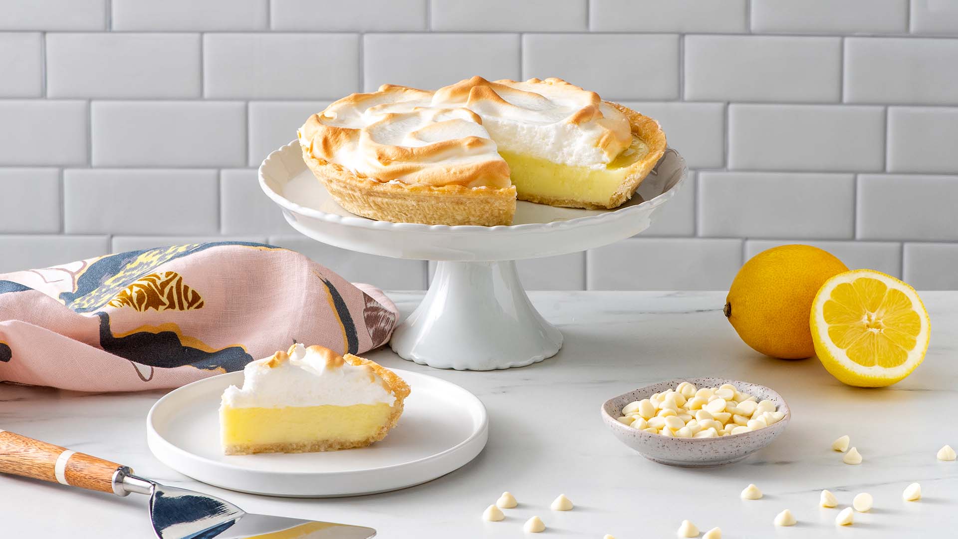 tarte meringuee au citron et a la creme blanche